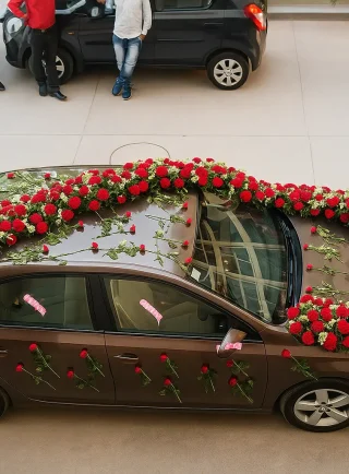 Wedding car flower decoration with red roses in Lahore – Lahore Blooms