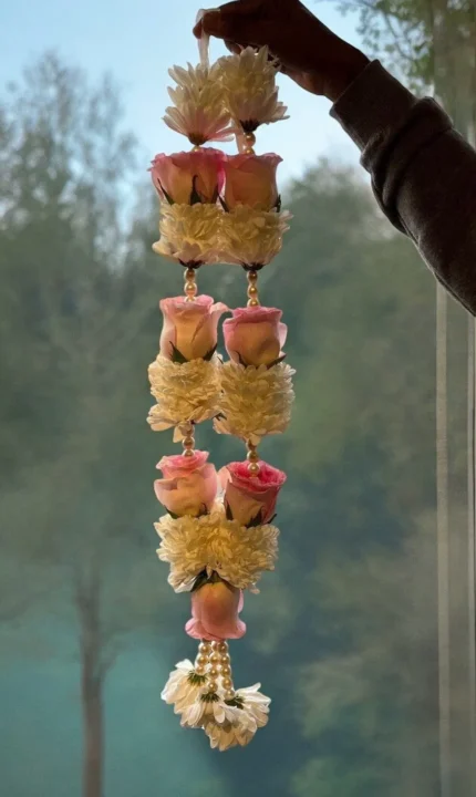 Pink Rose & White Chrysanthemum Phool Mala – Fresh Wedding Garland for Nikkah & Barat