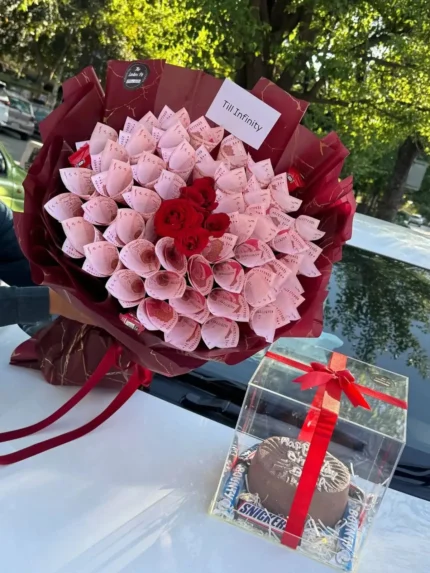 100 Rupee Note Money Bouquet with Ferrero Rocher Gift Box