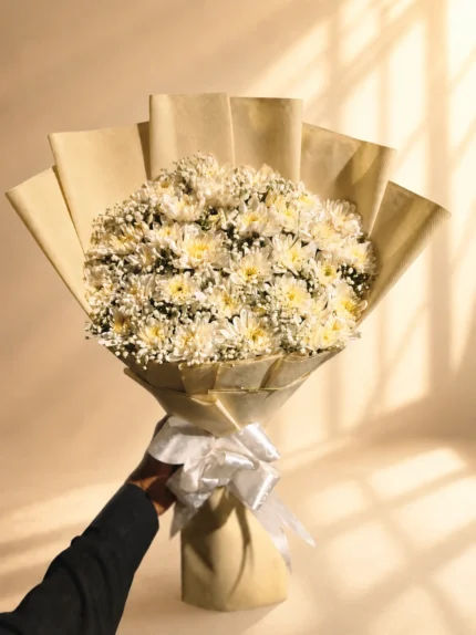 white-chrysanthemum-bouquet-lahore