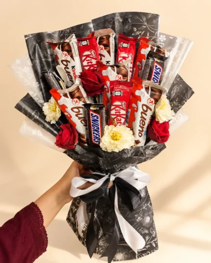 Cocoa Contrast 12-Piece Chocolate Bouquet with Kinder Bueno